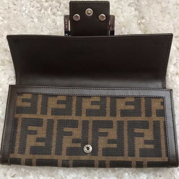 Authentic Fendi Zucca wallet - Picture 2 of 12